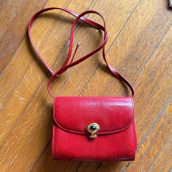 Vintage Gucci red reptile leather shoulder bag. Excellent condition. - Picture 4 of 8